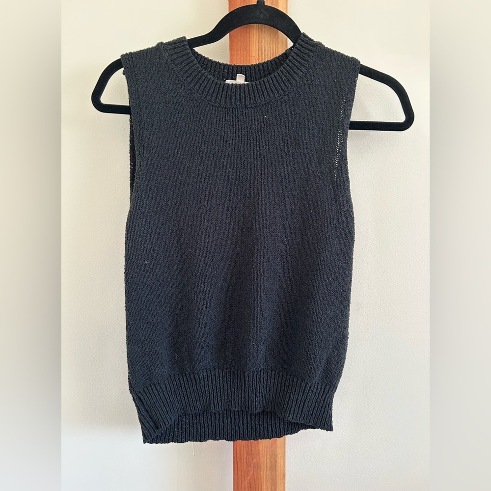 Elegant Black Sleeveless Sweater for Women